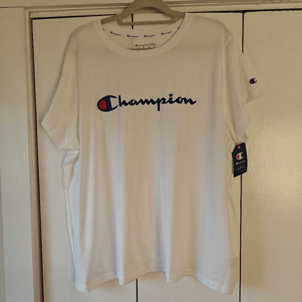 Champion top in size 3x, new with tags, white